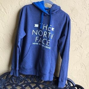 North face hooded pull over pocketed jacket